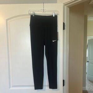 NEW Nike High-Waisted Black Leggings